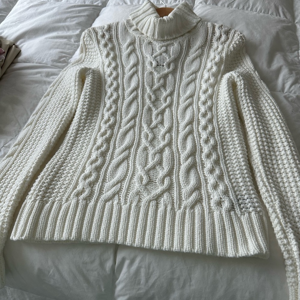 Ralph Lauren cable knit white sweater size PM, new